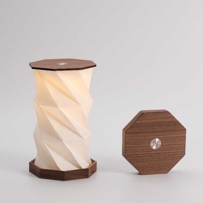 Lampada in carta origami pieghettata di legno rotonda 700mah OEM
