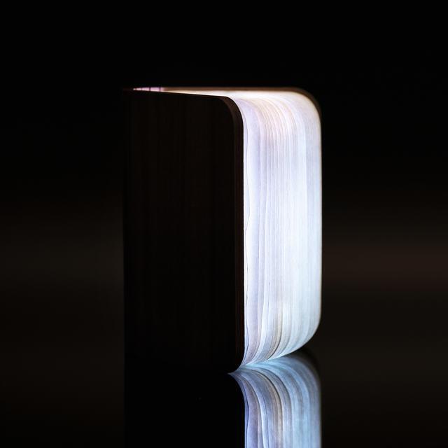 Lampada da terra pieghevole moderna in carta per lettura USB rossa