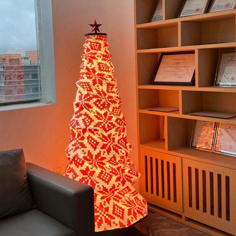 Grande Lampada da Terra in Carta Origami a Forma di Albero di Natale Decorativa in PVC Riciclabile